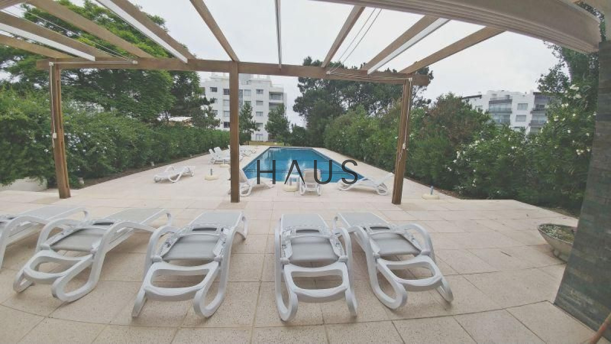 Apartamento ID.295 - Apartamento en venta Playa Mansa 4 dormitorios