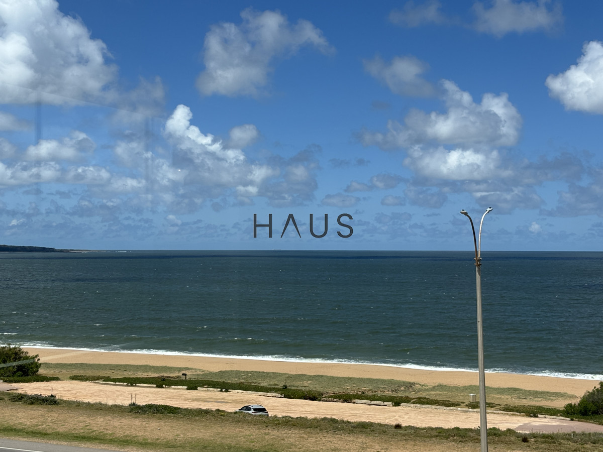 Apartamento ID.295 - Apartamento en venta Playa Mansa 4 dormitorios