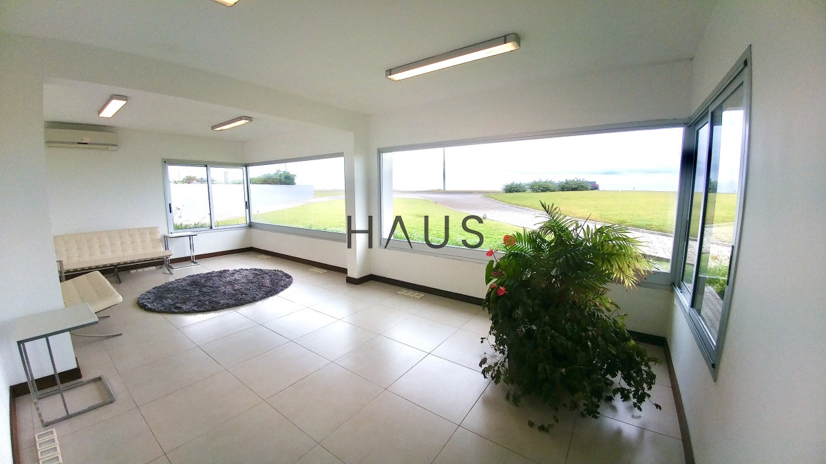 Apartamento ID.295 - Apartamento en venta Playa Mansa 4 dormitorios