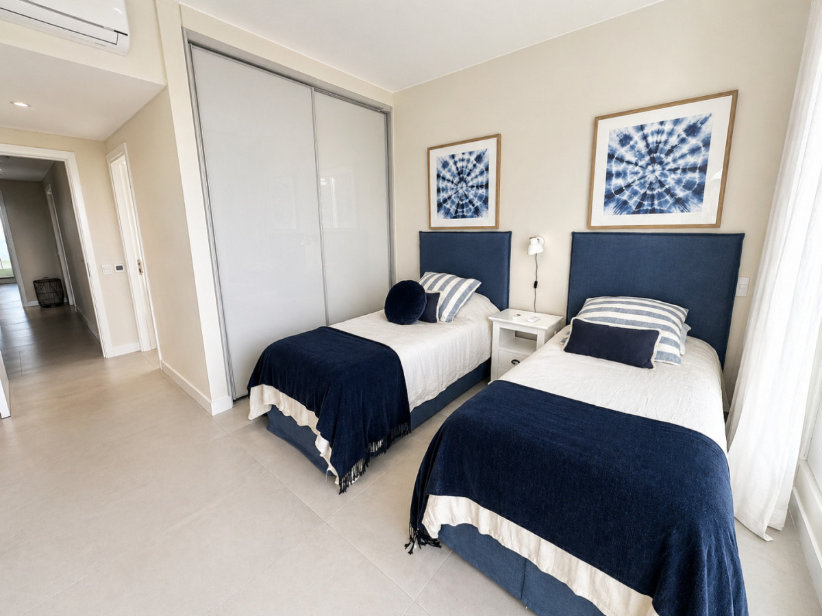 Apartamento ID.21098542 - Apartamento 3 dormitorios y dependencia en venta en Punta del Este, Le Parc