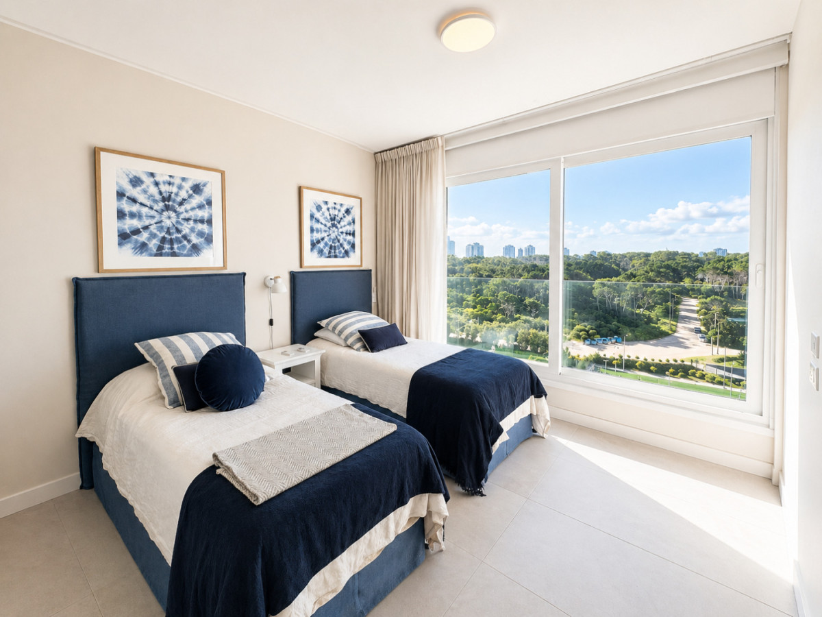 Apartamento ID.21098542 - Apartamento 3 dormitorios y dependencia en venta en Punta del Este, Le Parc