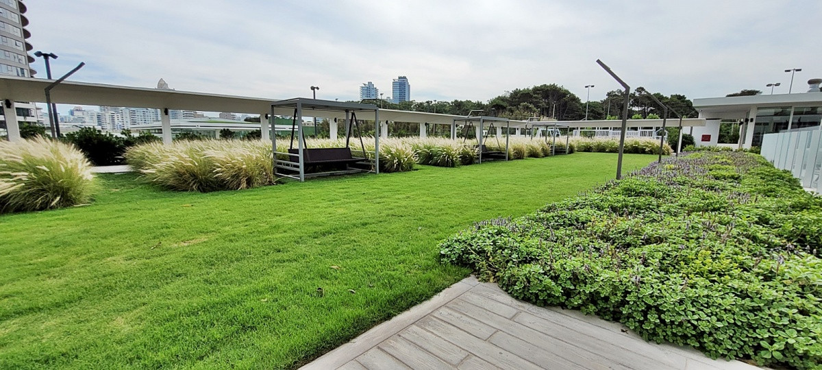 Apartamento ID.21098542 - Apartamento 3 dormitorios y dependencia en venta en Punta del Este, Le Parc