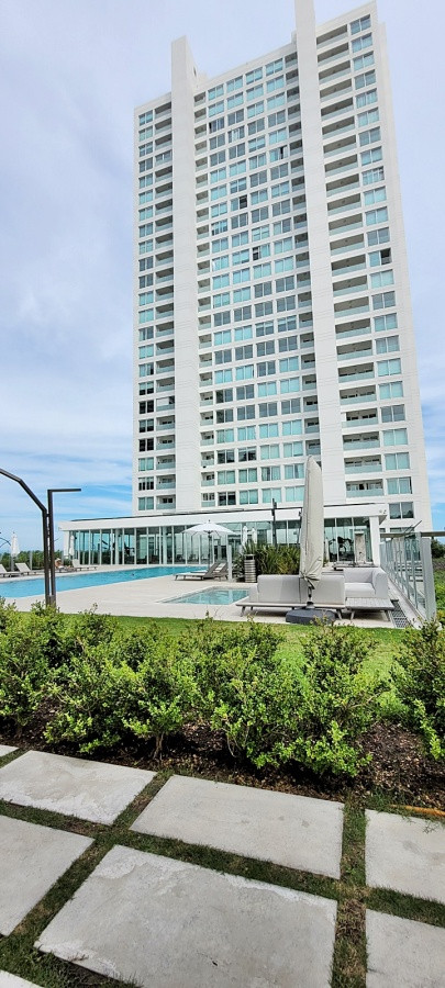 Apartamento ID.21098542 - Apartamento 3 dormitorios y dependencia en venta en Punta del Este, Le Parc