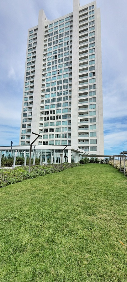 Apartamento ID.21098542 - Apartamento 3 dormitorios y dependencia en venta en Punta del Este, Le Parc