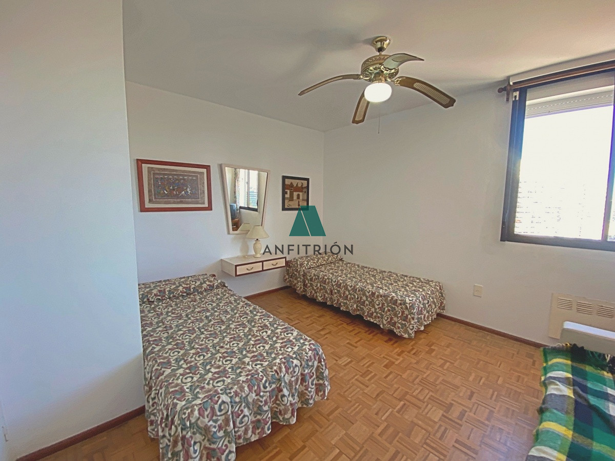 Apartamento ID.298 - Apartamento de 2 dormitorios en venta Punta del Este