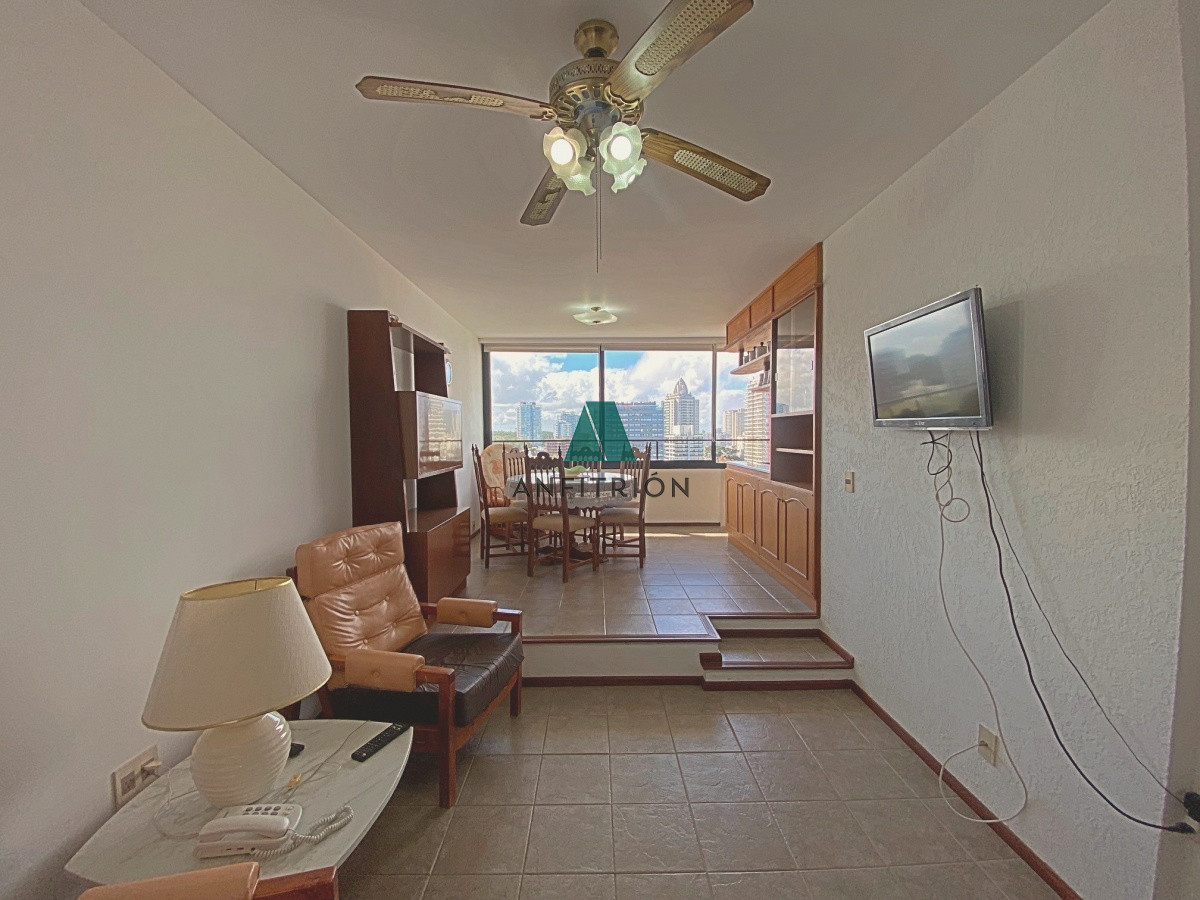 Apartamento ID.298 - Apartamento de 2 dormitorios en venta Punta del Este
