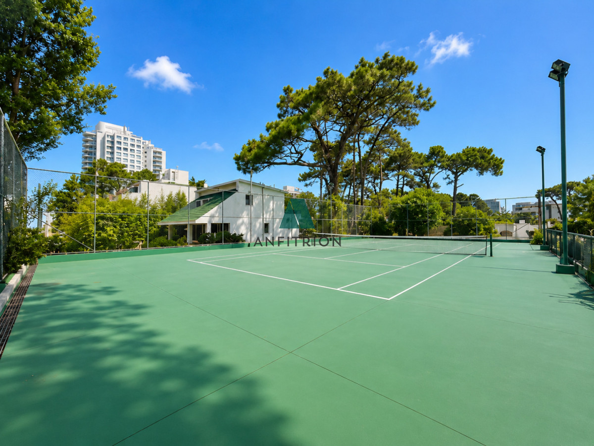 Apartamento ID.615 - Apartamento en venta de 3 dormitorios en Punta del Este