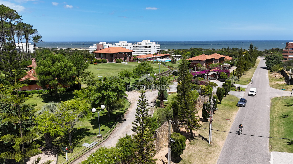 Apartamento Ref.1081 - Apartamento de 2 dormitorios en venta en Punta del Este, Playa Brava, Rincon del Indio, Zanzibar