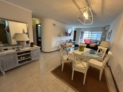 Venta de departamento 2 dormitorios , playa Brava. Punta del Este