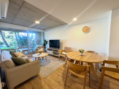 Apartamento con jardín playa mansa, Punta del Este