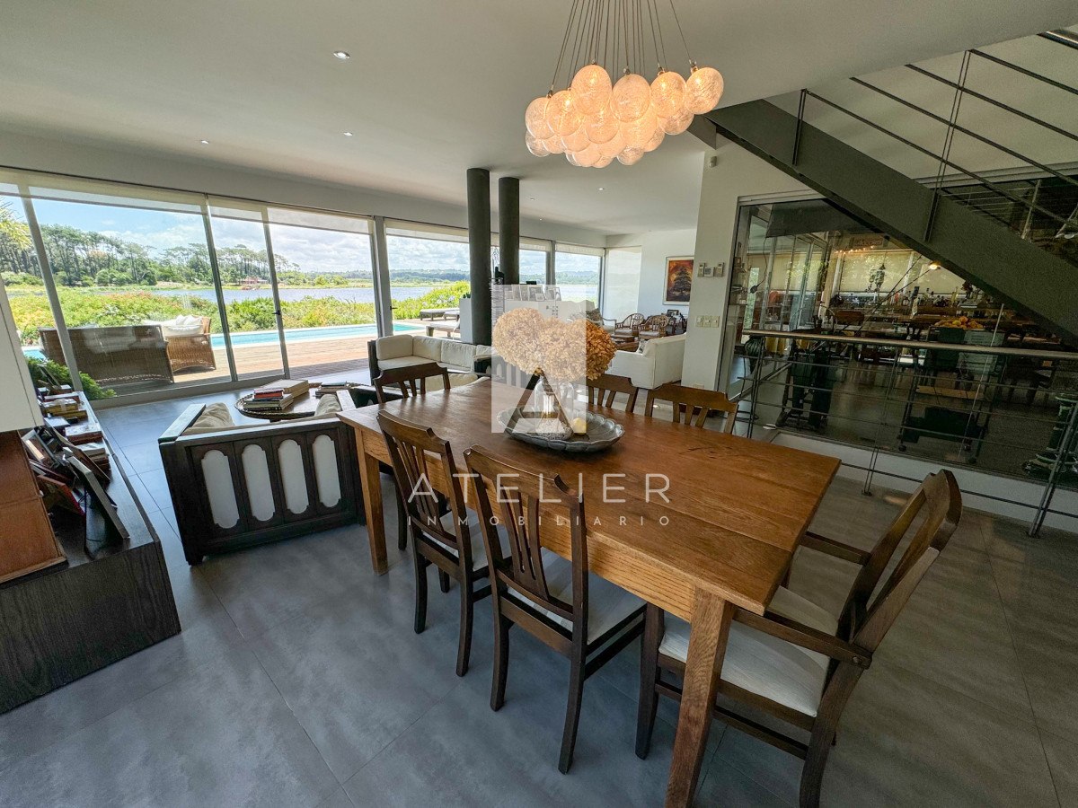 Casa en venta con 4 dormitorios frente a Laguna del Diario, Punta del Este, Maldonado - GoPunta - Portal Inmobiliario de Punta del Este - Maldonado