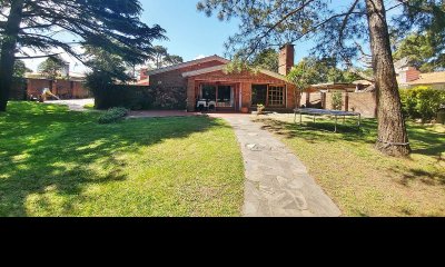 Punta del Este casa en venta  Barrio Cantegril punta del este
