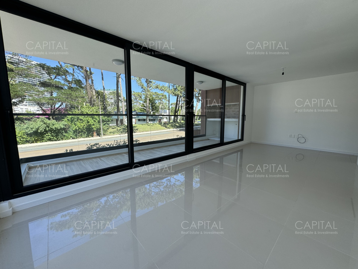 Oportunidad 3 dormitorios a estrenar terraza con parrillero y cochera proxima al mar, Punta del Este
