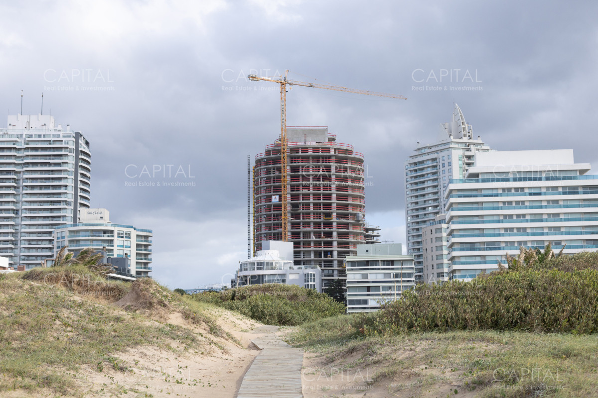 Apartamento ID.38404 - Apartamento de 3 dormitorios en venta, Playa Brava Punta del Este
