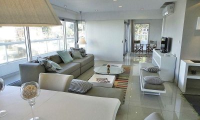 VENTA DE APARTAMENTO DE 3 DORMITORIOS EN BRAVA PUNTA DEL ESTE