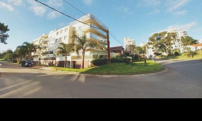 VENTA DE APARTAMENTO DE 2 DORMITORIOS EN BRAVA PUNTA DEL ESTE