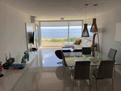 Apartamento en venta Playa Mansa 3 dormitorios