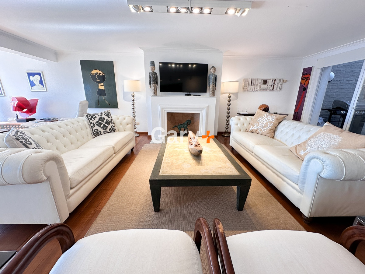 Apartamento en venta Puerto 3 dormitorios mas dependencia de servicio