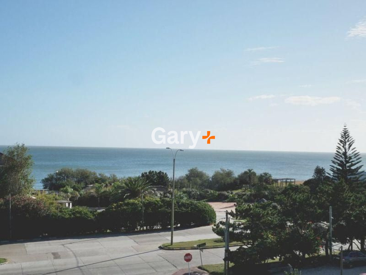 Apartamento en venta Playa Mansa 2 dormitorios