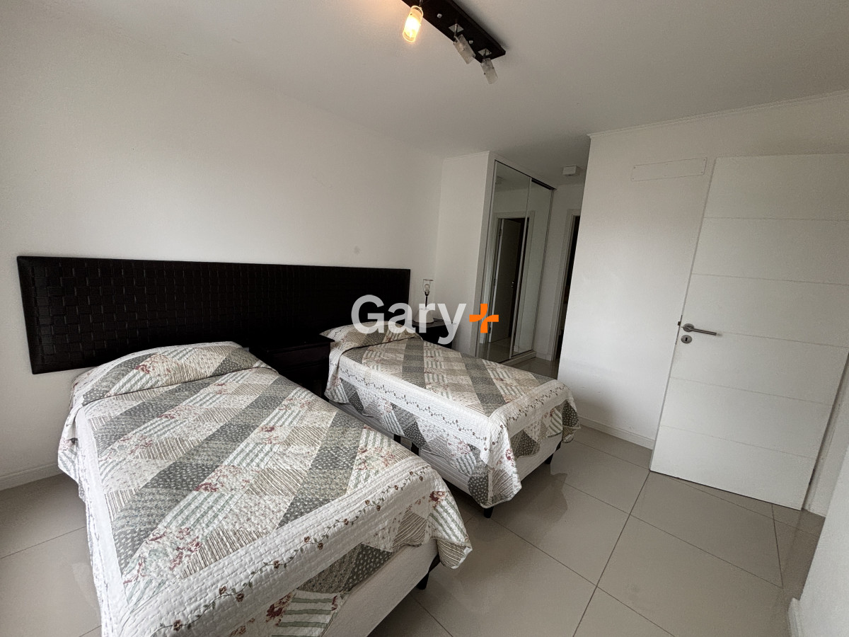 Apartamento ID.3600 - Apartamento en venta y alquiler temporario  3 dormitorios en Playa Brava, Punta del Este