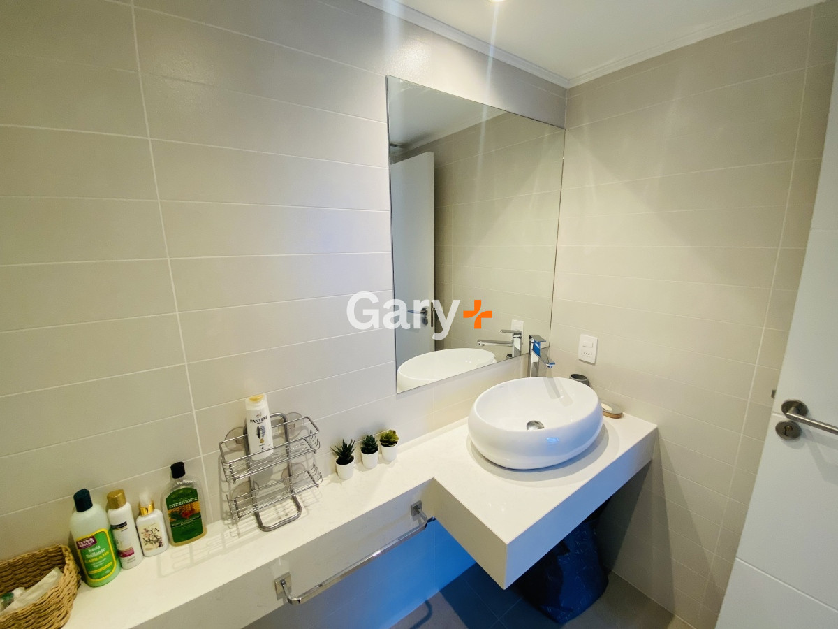 Apartamento ID.27420 - Apartamento en venta de 3 dormitorios en Punta del Este, peninsula frente al mar