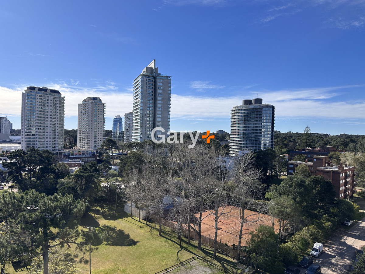 Apartamento ID.28534 - Apartamento en venta de 2 dormitorios en Punta del Este