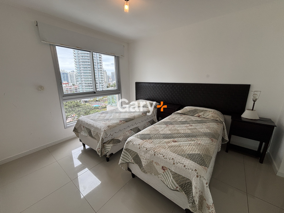 Apartamento ID.3600 - Apartamento en venta y alquiler temporario  3 dormitorios en Playa Brava, Punta del Este