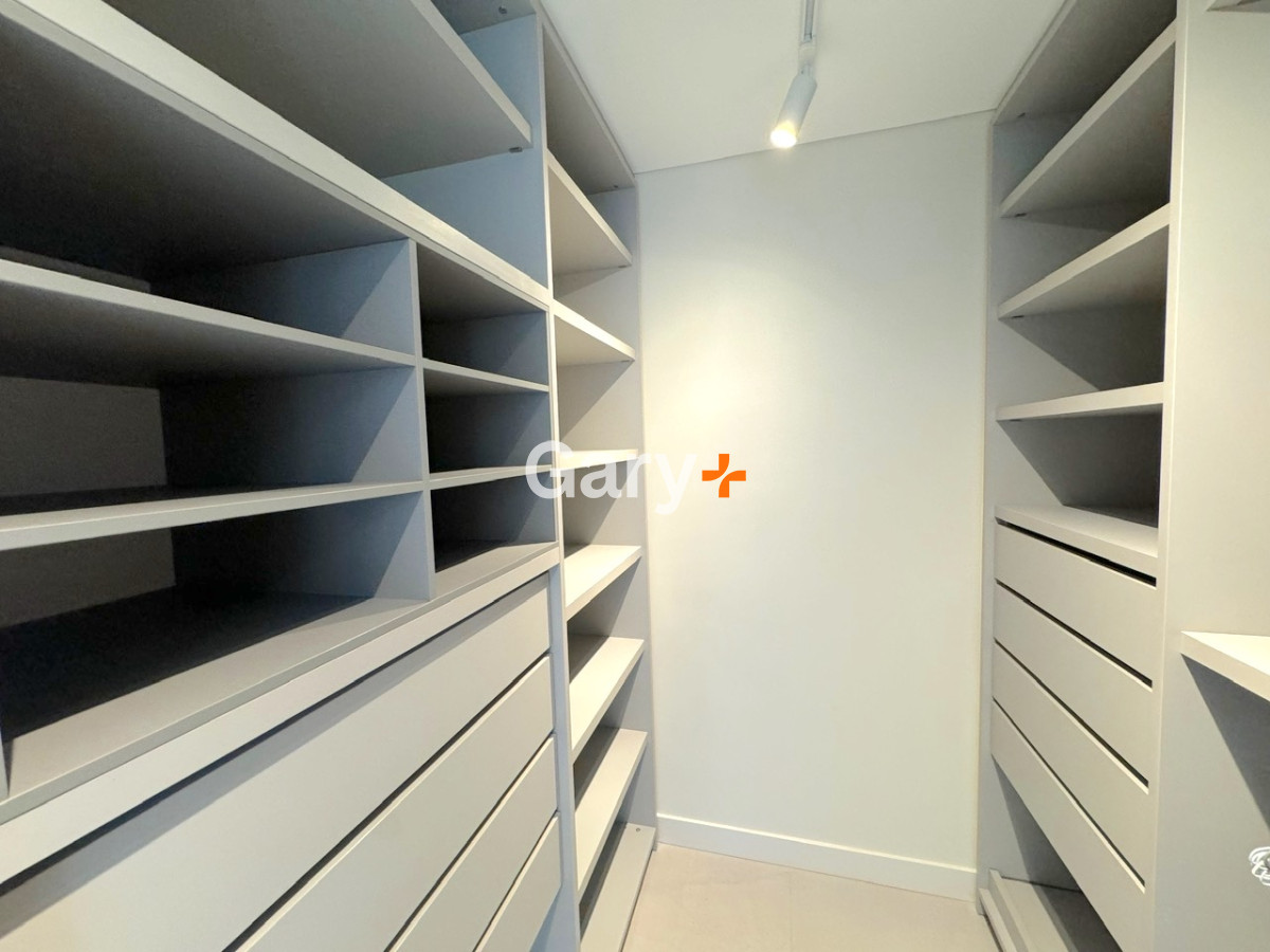 Apartamento ID.28402 - Apartamento 3 dormitorios y dependencia en venta en Punta del Este, Le Parc