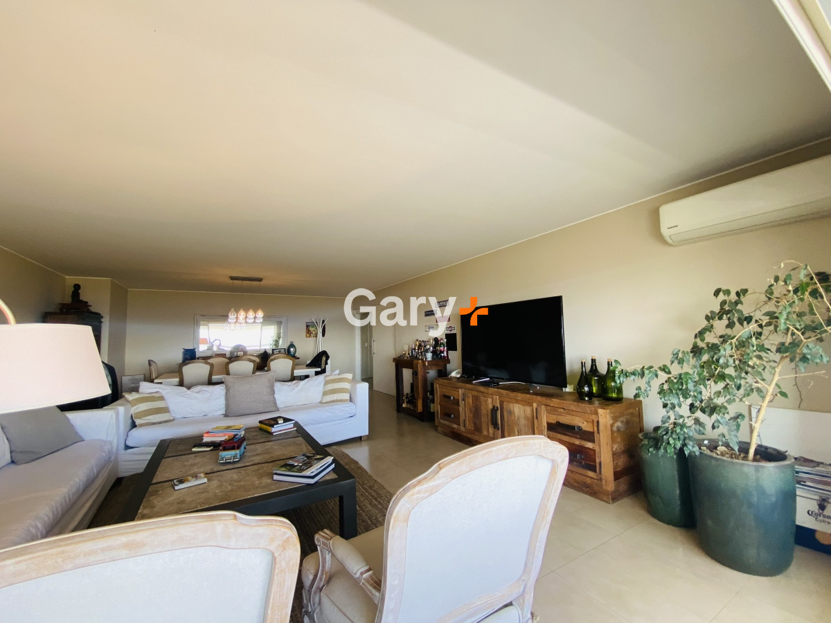 Apartamento ID.27293 - Hermoso apartamento en venta de 3 dormitorios en suite, con vistas de ensueño