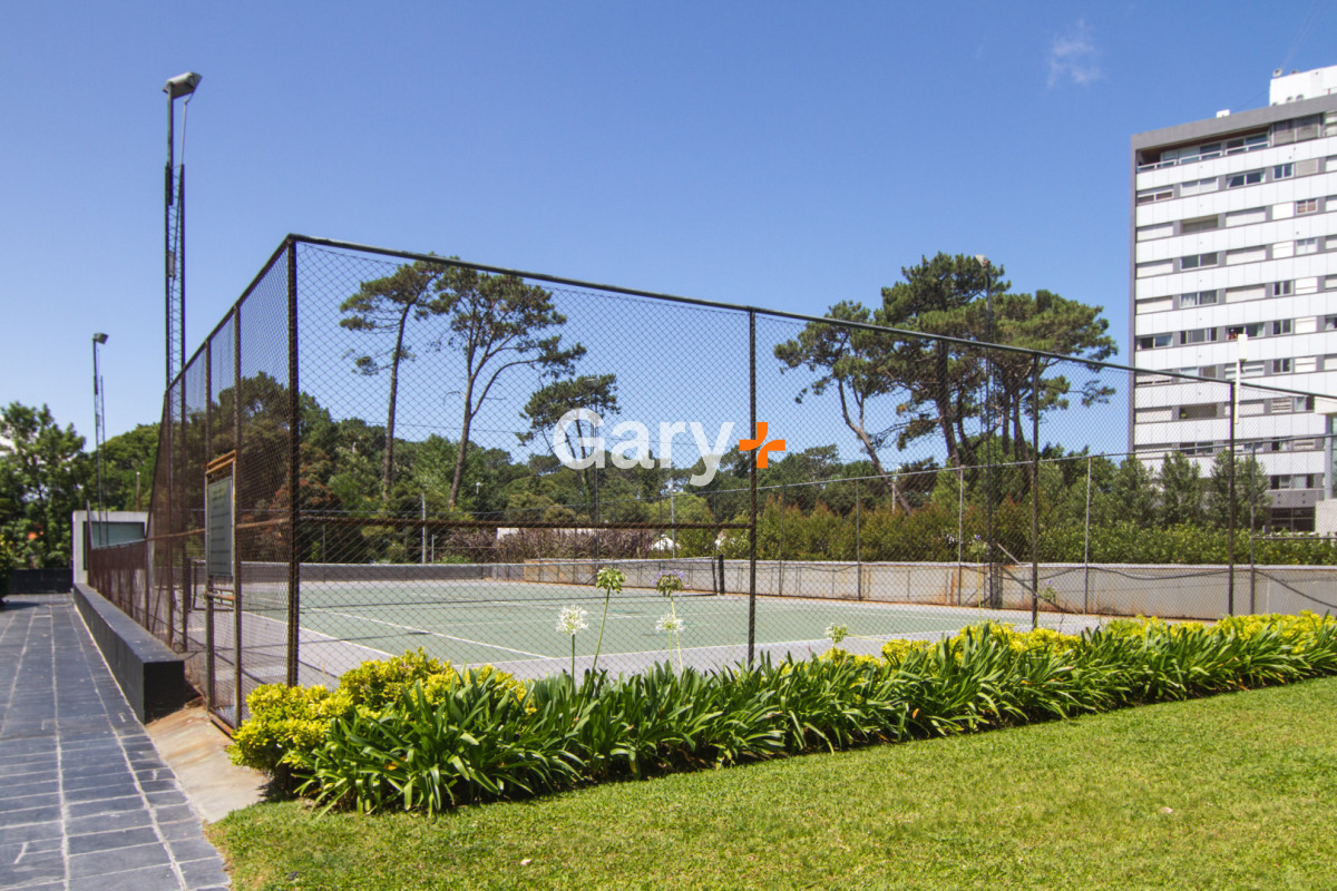 Apartamento ID.10315 - Apartamento en venta de 3 dormitorios en Roosevelt, Punta del Este