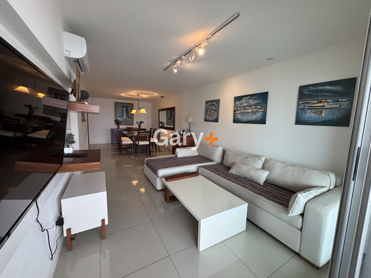 Apartamento ID.3600 - Apartamento en venta y alquiler temporario  3 dormitorios en Playa Brava, Punta del Este