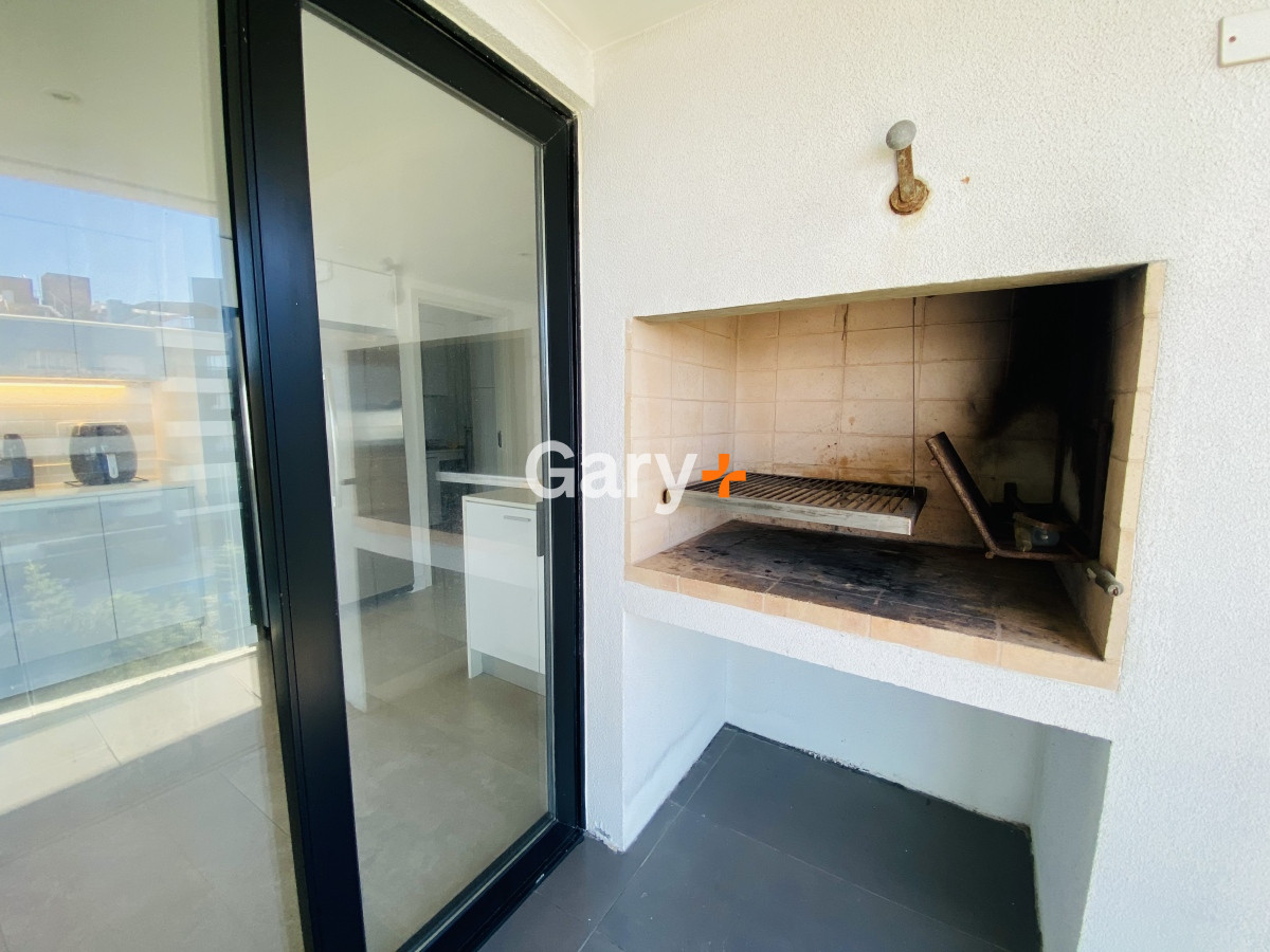 Apartamento ID.27420 - Apartamento en venta de 3 dormitorios en Punta del Este, peninsula frente al mar
