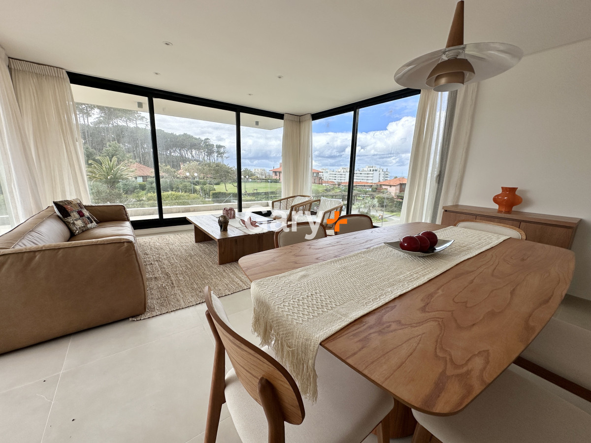 Apartamento ID.28817 - Apartamento en venta de 2 dormitorios y 2 baños, Rincón del Indio, Playa Brava,  Punta del Este.