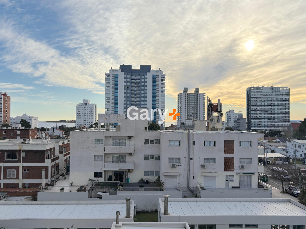 Apartamento ID.28799 - Apartamento de 1 dormitorio y medio en venta en Aidy Gril, Playa Brava y Mansa Punta del Este