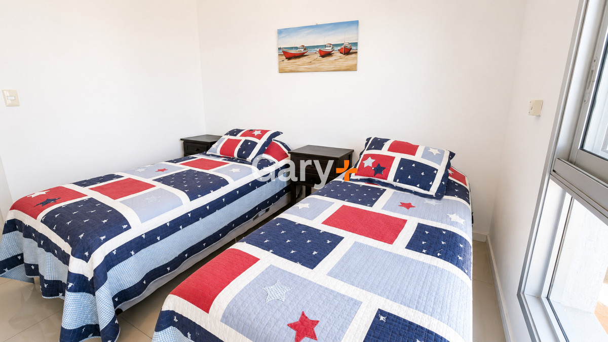 Apartamento ID.3600 - Apartamento en venta y alquiler temporario  3 dormitorios en Playa Brava, Punta del Este