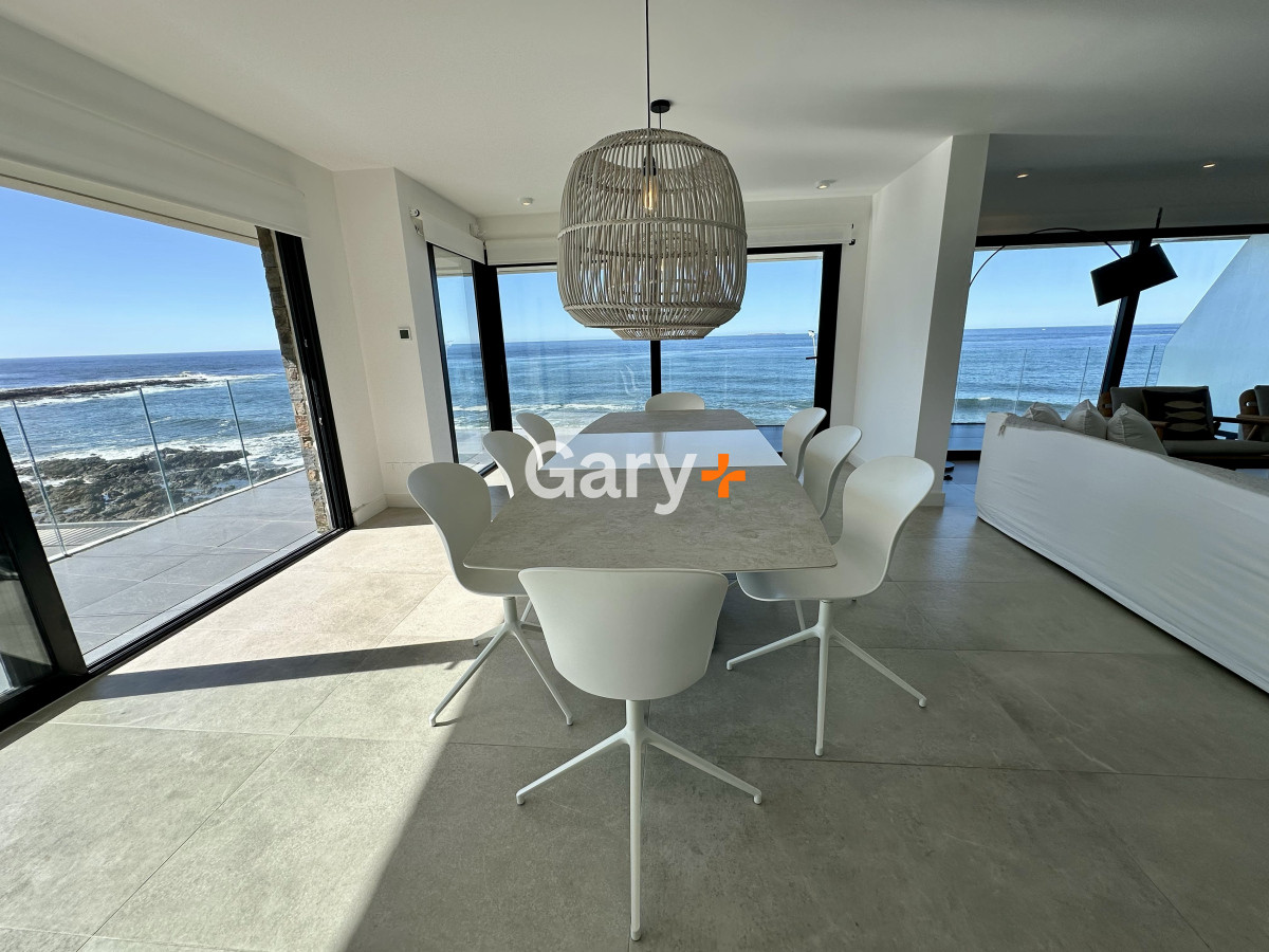 Apartamento ID.27420 - Apartamento en venta de 3 dormitorios en Punta del Este, peninsula frente al mar