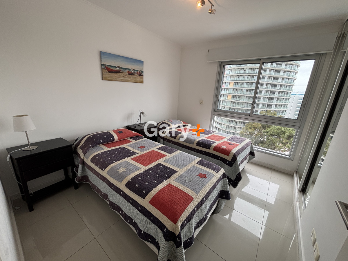 Apartamento ID.3600 - Apartamento en venta y alquiler temporario  3 dormitorios en Playa Brava, Punta del Este