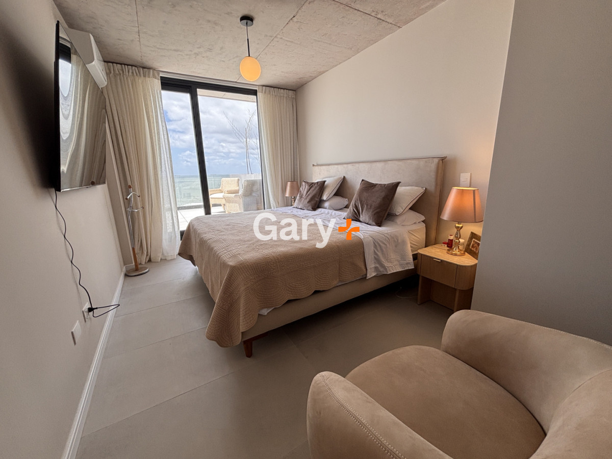 Apartamento ID.27050 - Penthouse de 3 dormitorios en venta, Punta del Este