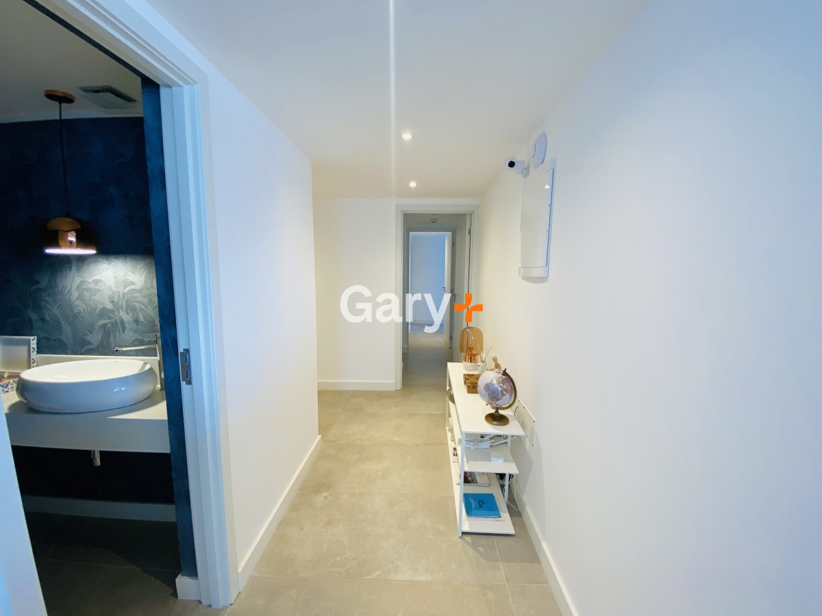 Apartamento ID.27420 - Apartamento en venta de 3 dormitorios en Punta del Este, peninsula frente al mar
