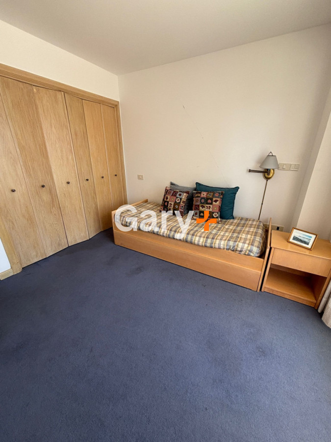 Apartamento ID.11015 - Apartamento en alquiler de 3 dormitorios y dependencia frente al mar en Playa Brava Punta del Este