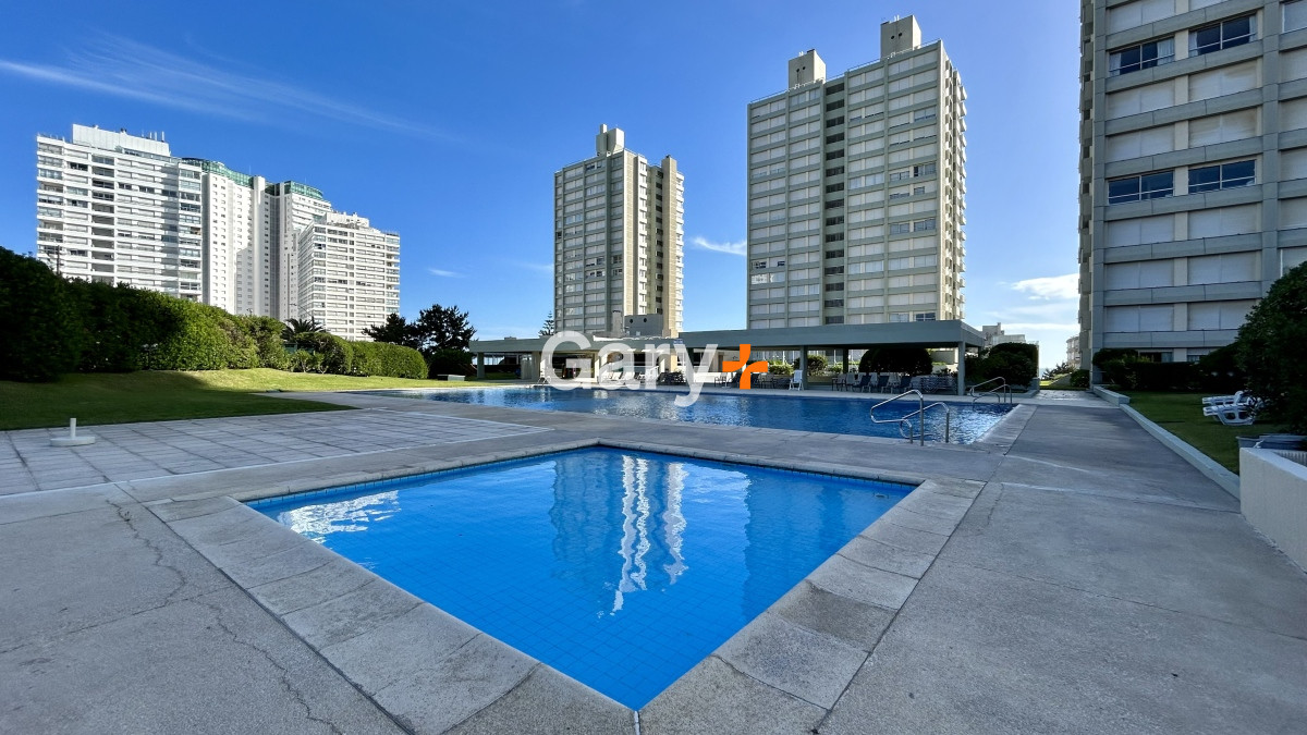 Apartamento ID.29244 - Apartamento en venta frente al mar en Punta del Este
