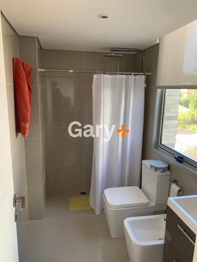 Apartamento ID.1147 - Apartamento en venta Playa Mansa 3 dormitorios