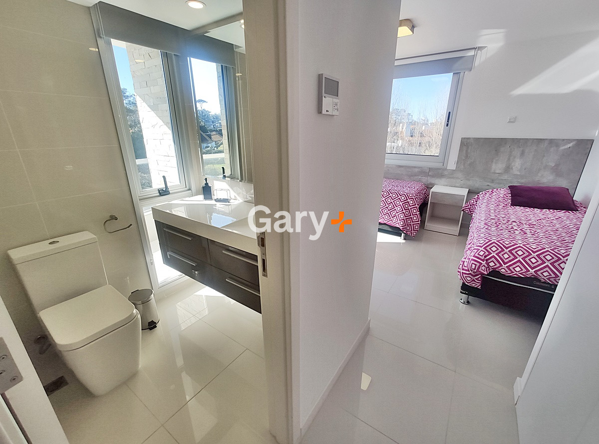 Apartamento ID.400 - Penthouse frente al mar, categoría y  punta del este