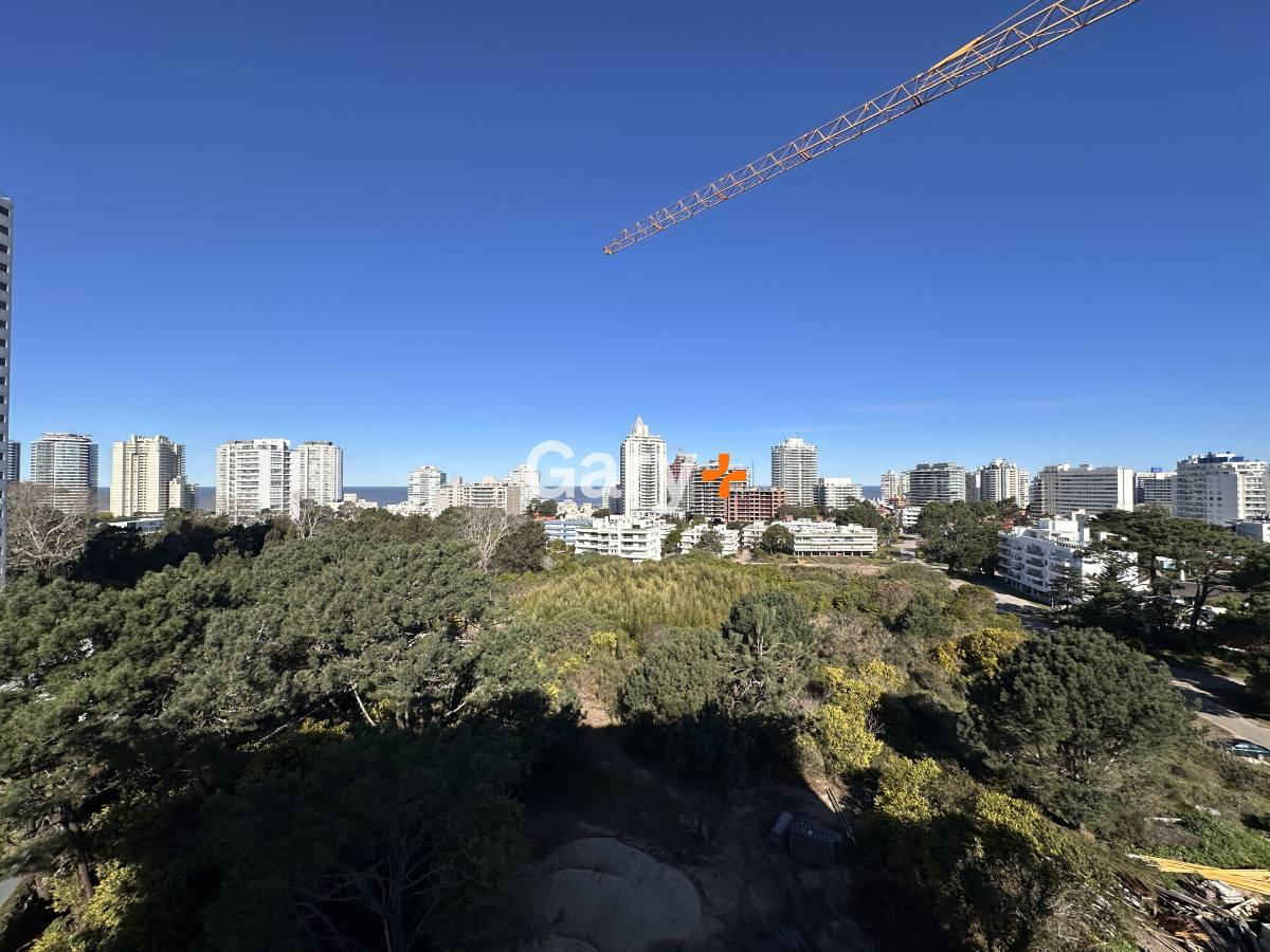 Apartamento ID.28535 - Apartamento de 1 dormitorio y medio en venta en Punta del Este