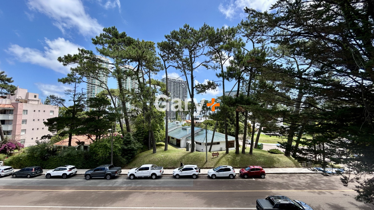 Apartamento ID.25146 - Apartamento en venta en Playa Mansa, 2 dormitorios 