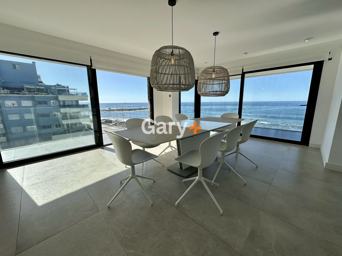 Apartamento ID.27420 - Apartamento en venta de 3 dormitorios en Punta del Este, peninsula frente al mar