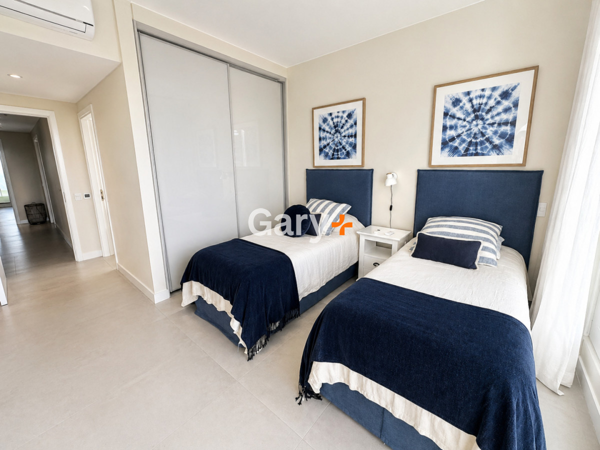 Apartamento ID.28402 - Apartamento 4 dormitorios en venta Playa Brava Punta del Este