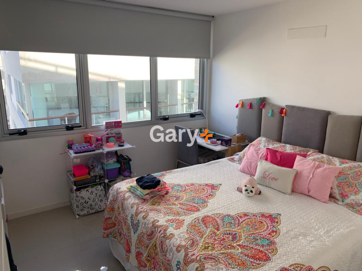 Apartamento ID.1147 - Apartamento en venta Playa Mansa 3 dormitorios