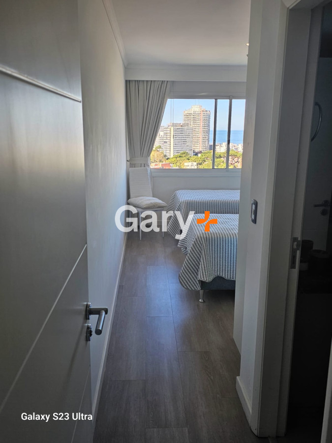 Apartamento ID.26317 - Apartamento de 2 dormitorios playa mansa Punta del Este con vista al mar