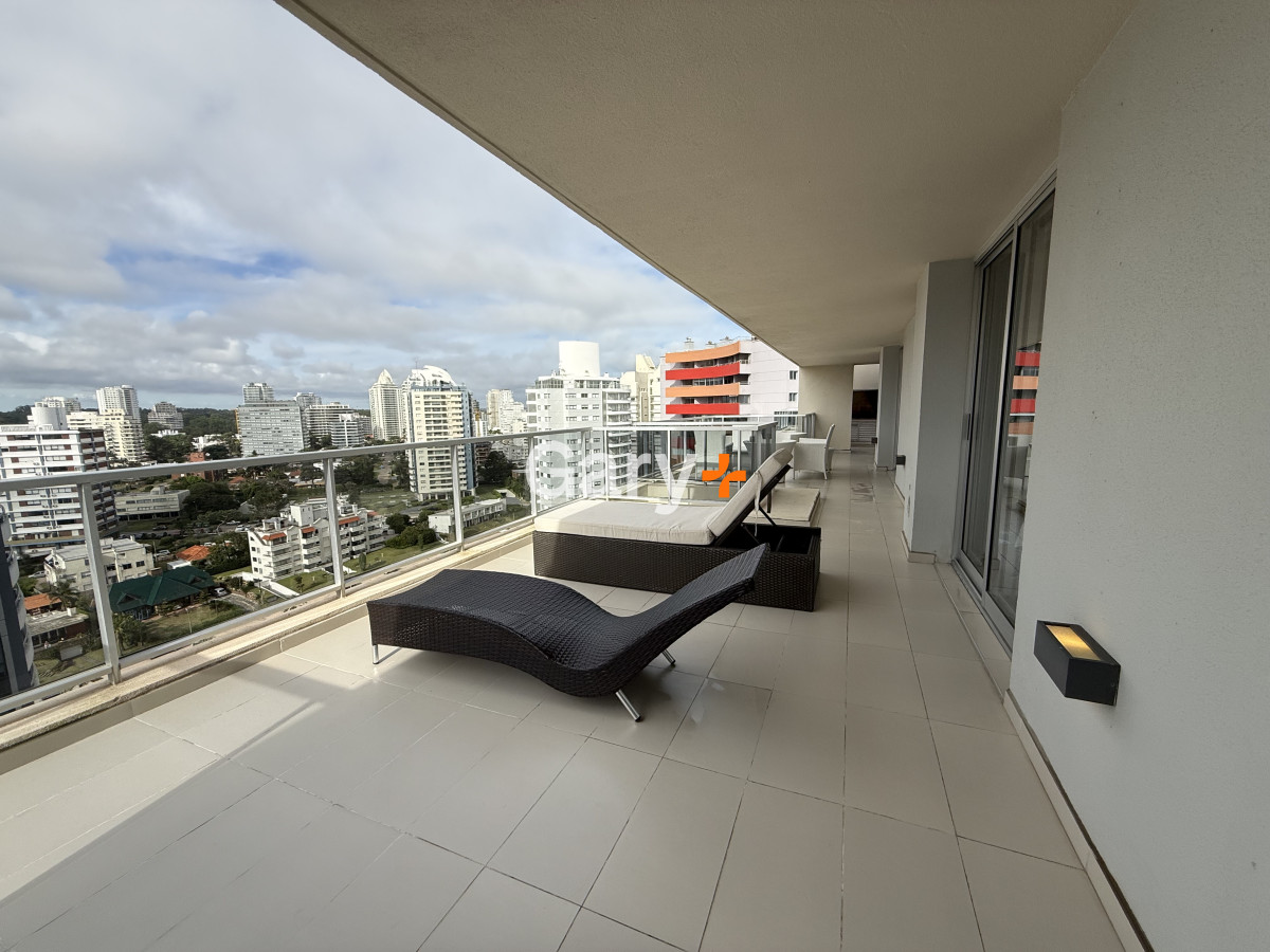 Apartamento ID.4299 - Apartamento en venta Playa Brava 3 dormitorios punta del este